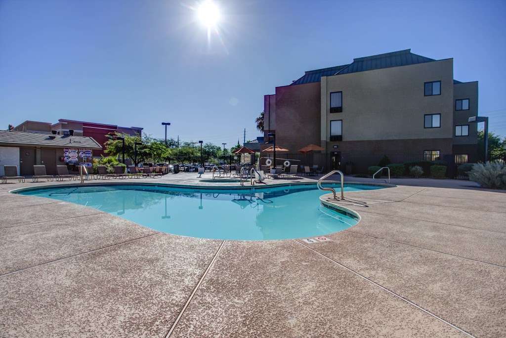 Hampton Inn & Suites Las Vegas-Henderson | 421 Astaire Dr, Henderson, NV 89014, USA | Phone: (702) 992-9292