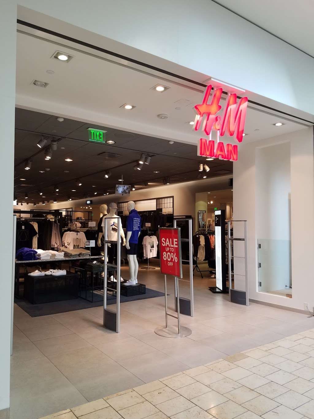 H&M | 3030 Plaza Bonita Rd, National City, CA 91950, USA | Phone: (855) 466-7467