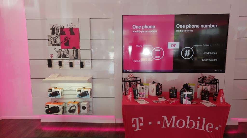 T-Mobile | 7959 W Atlantic Ave Ste 207, Delray Beach, FL 33446, USA | Phone: (561) 270-0066