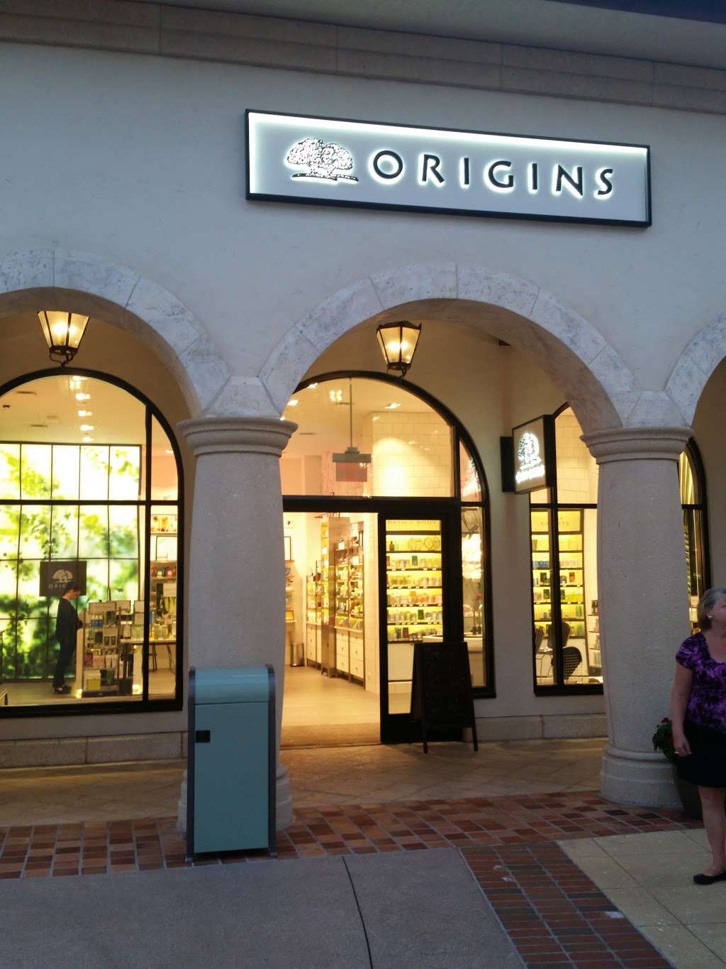 Origins Disney Springs | 1530 Buena Vista Dr, Lake Buena Vista, FL 32830 | Phone: (407) 560-0888