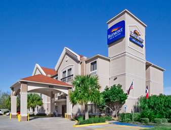 Baymont by Wyndham Clute | 900 W, TX-332, Clute, TX 77531, USA | Phone: (979) 388-0055