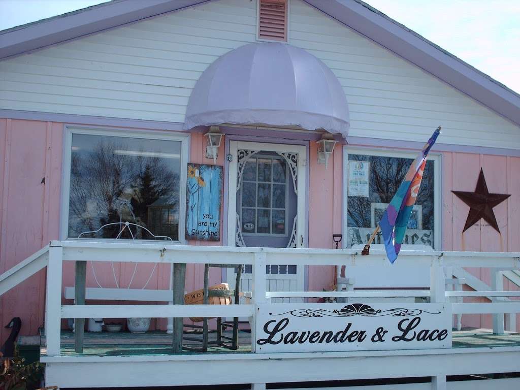 Lavender & Lace Antiques and Gifts | 34902 Atlantic Ave, Ocean View, DE 19970, USA | Phone: (302) 539-5933