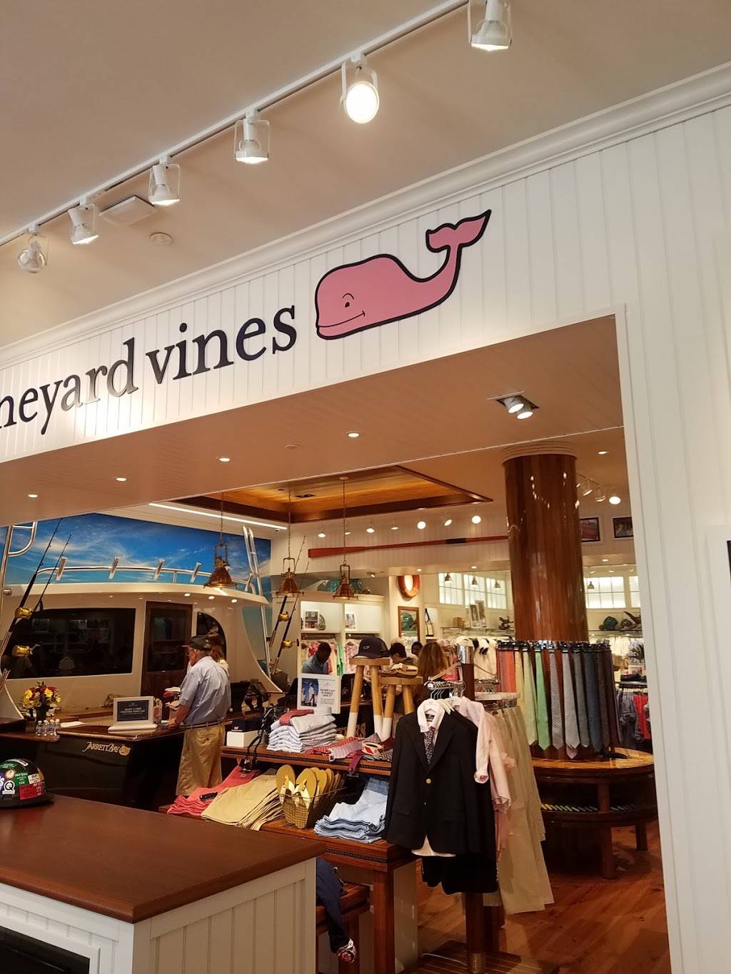 vineyard vines | 300 Park Ave Suite #152, Shaker Heights, OH 44122, USA | Phone: (216) 430-7895