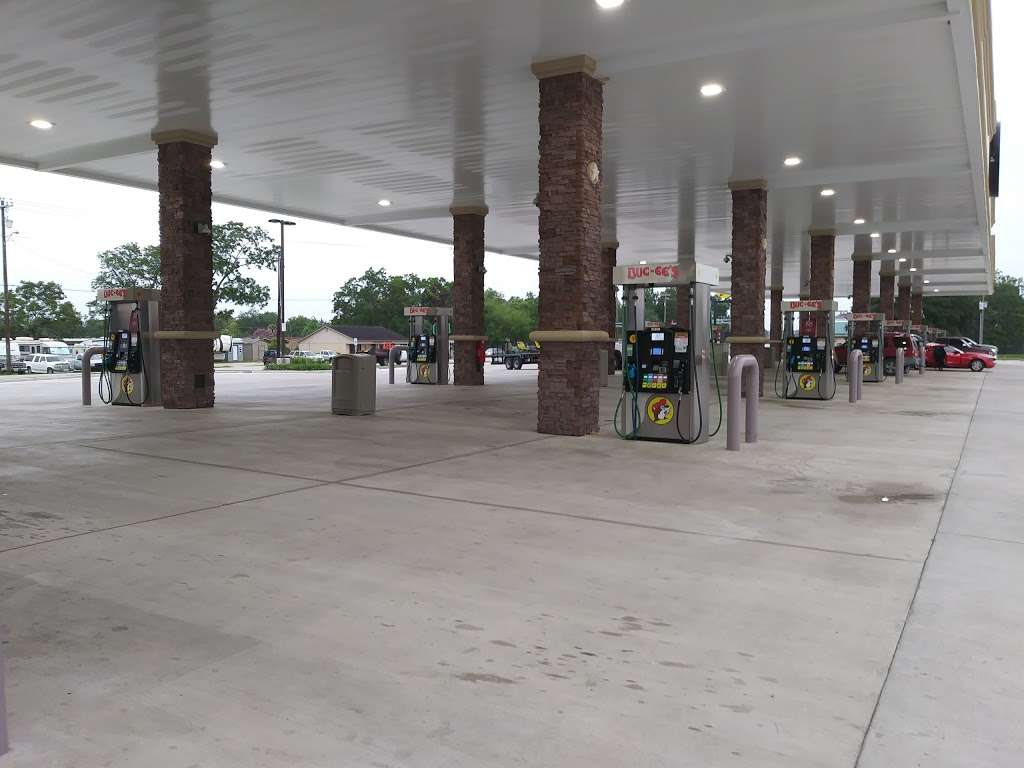 Buc-ees | 801 N Brooks St, Brazoria, TX 77422, USA | Phone: (979) 238-6390