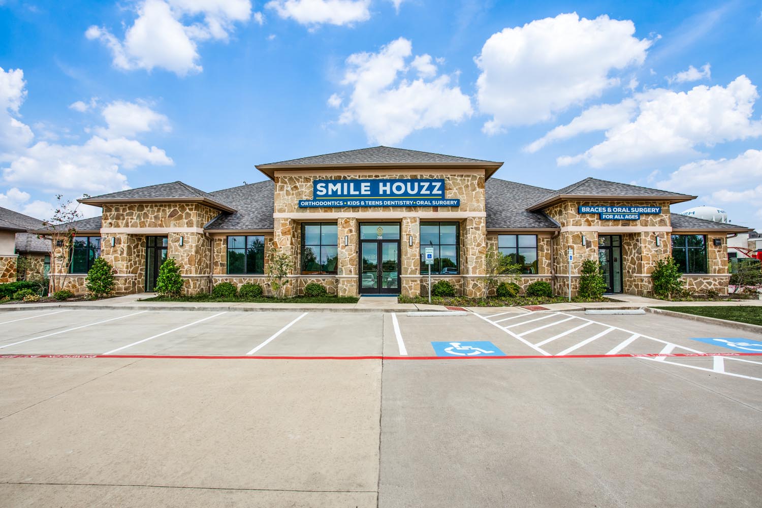 Smile Houzz: Pediatric Dentistry, Orthodontics, Oral Surgery | 8805 N Tarrant Pkwy Suite 200, North Richland Hills, TX 76182, United States | Phone: (817) 898-1400