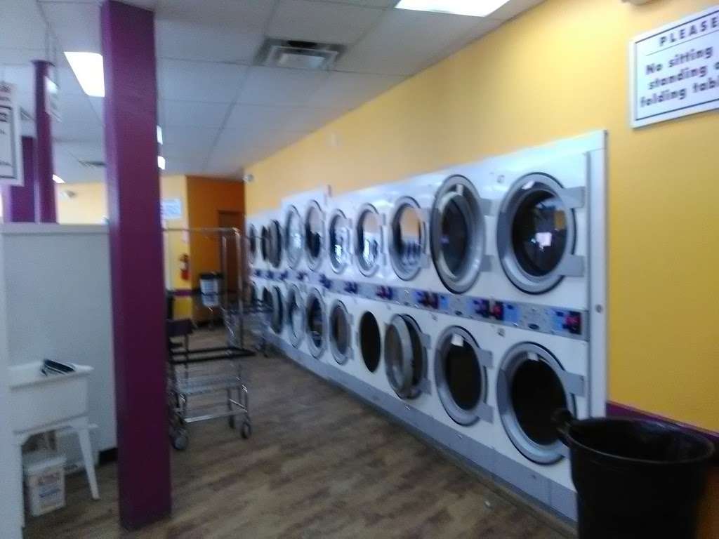 Quick Wash Laundromat | 220 Belgrade Ave, Roslindale, MA 02131, USA | Phone: (617) 477-8672