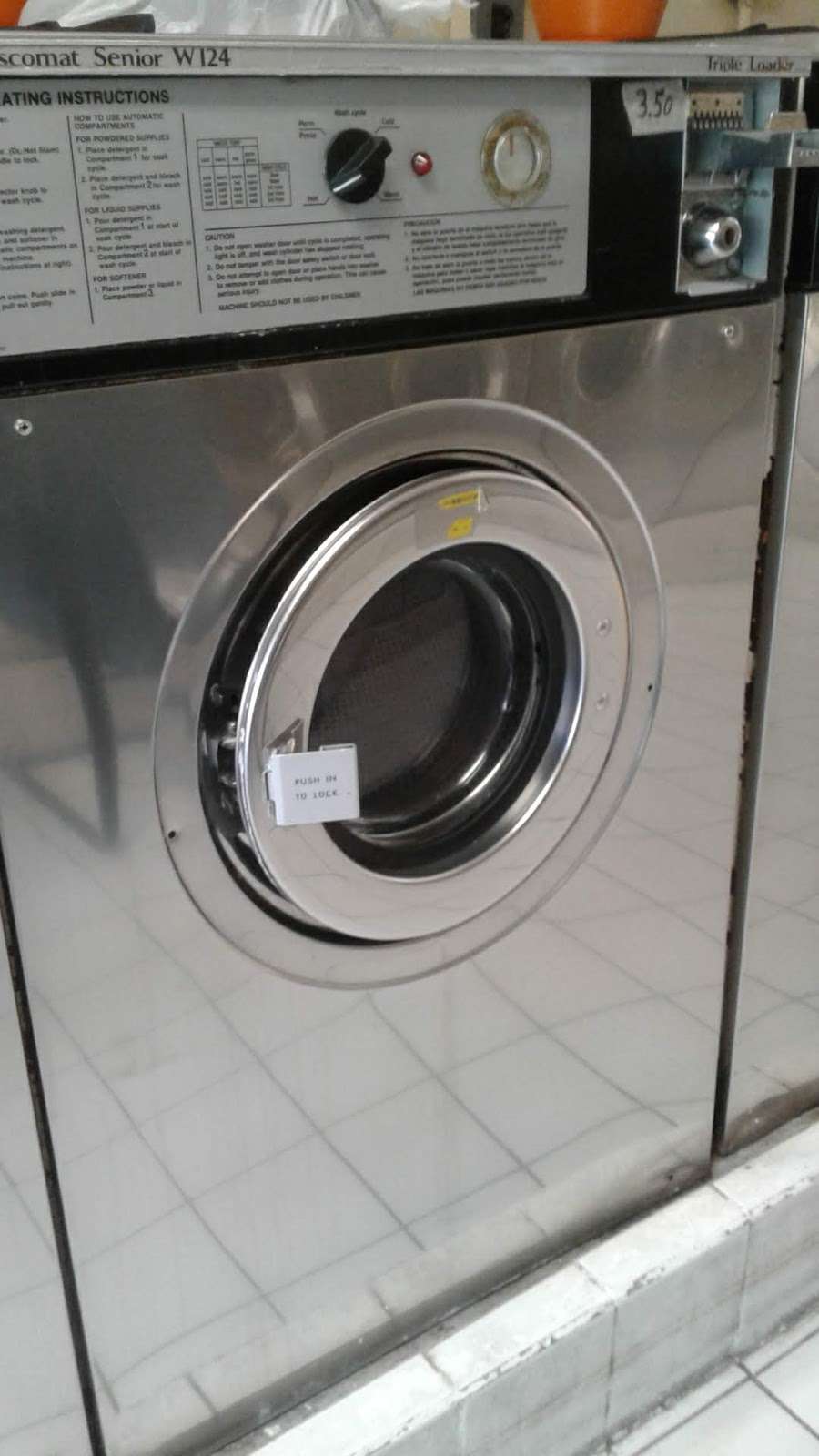 Davis Laundromat Center | 48 Davis Ave, Kearny, NJ 07032, USA | Phone: (201) 991-6022