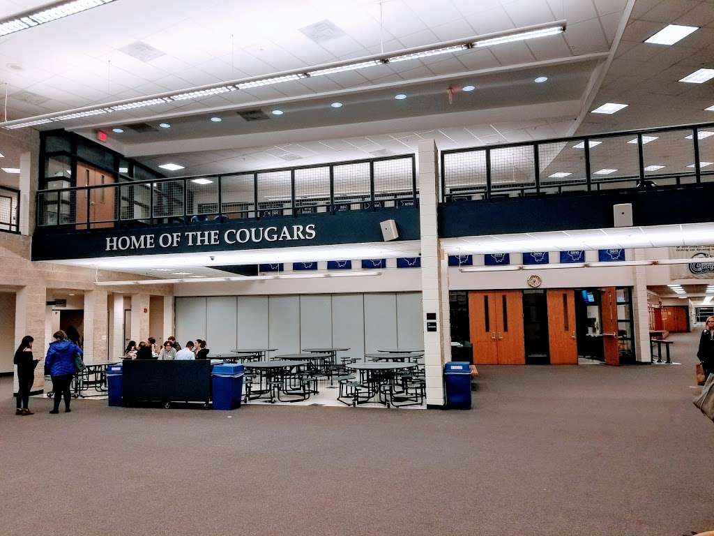 Vernon Hills High School | 145 Lakeview Pkwy, Vernon Hills, IL 60061, USA | Phone: (847) 932-2000