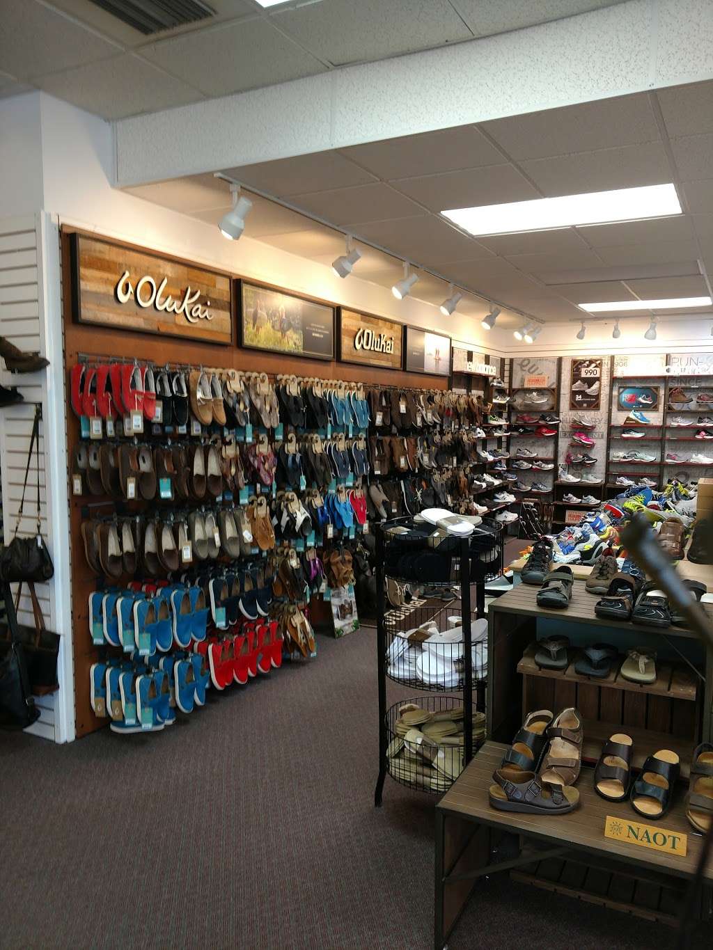 Dales Shoes | Pedorthics & Shoe Repair | 2595 W International Speedway Blvd, Daytona Beach, FL 32114, USA | Phone: (386) 252-2138