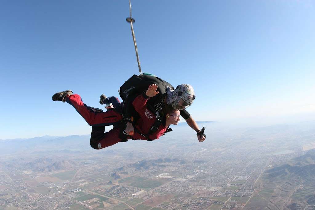 Skydive Perris | 2091 Goetz Rd, Perris, CA 92570 | Phone: (951) 657-1664