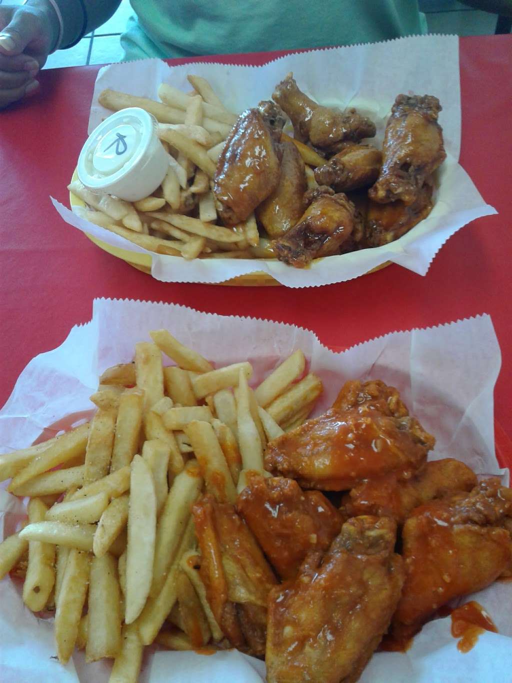 Bedrock Wings | 2064 E Edgewood Dr, Lakeland, FL 33803, USA | Phone: (863) 698-7923