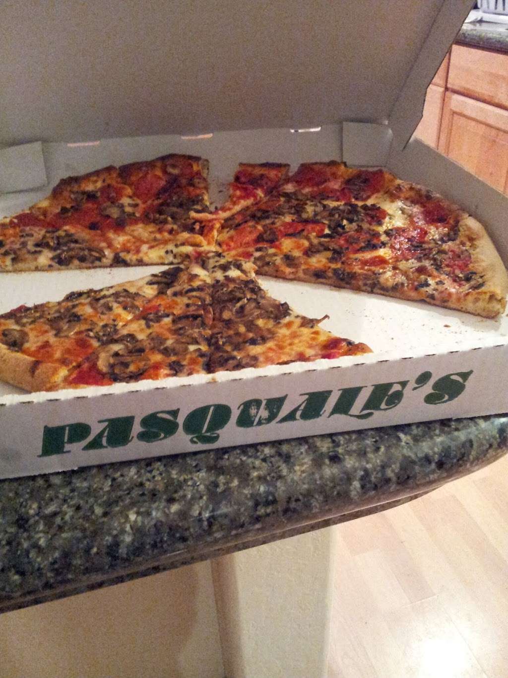 Pasquales Pizzeria Restaurant | 2640 Sloat Blvd, San Francisco, CA 94116, USA | Phone: (415) 566-7772