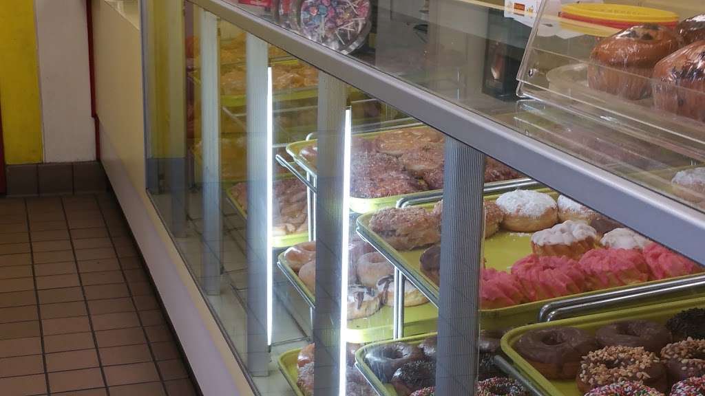 Spudnuts Donuts | 2311 E Ave S, Palmdale, CA 93550, USA | Phone: (661) 265-1888