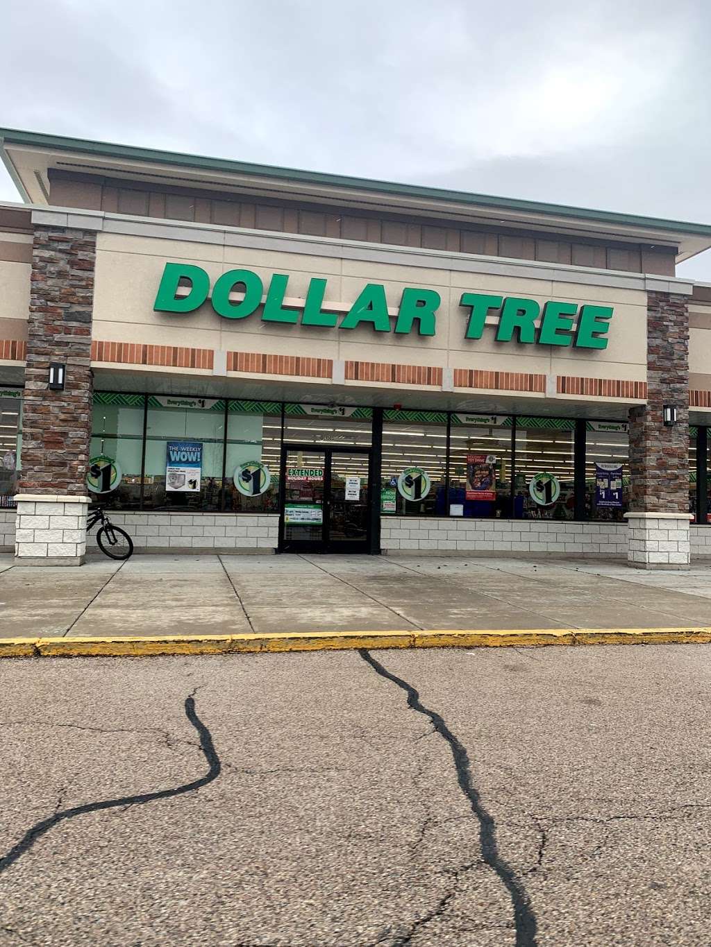 Dollar Tree | 1505 S Lake St, Mundelein, IL 60060 | Phone: (847) 566-5939