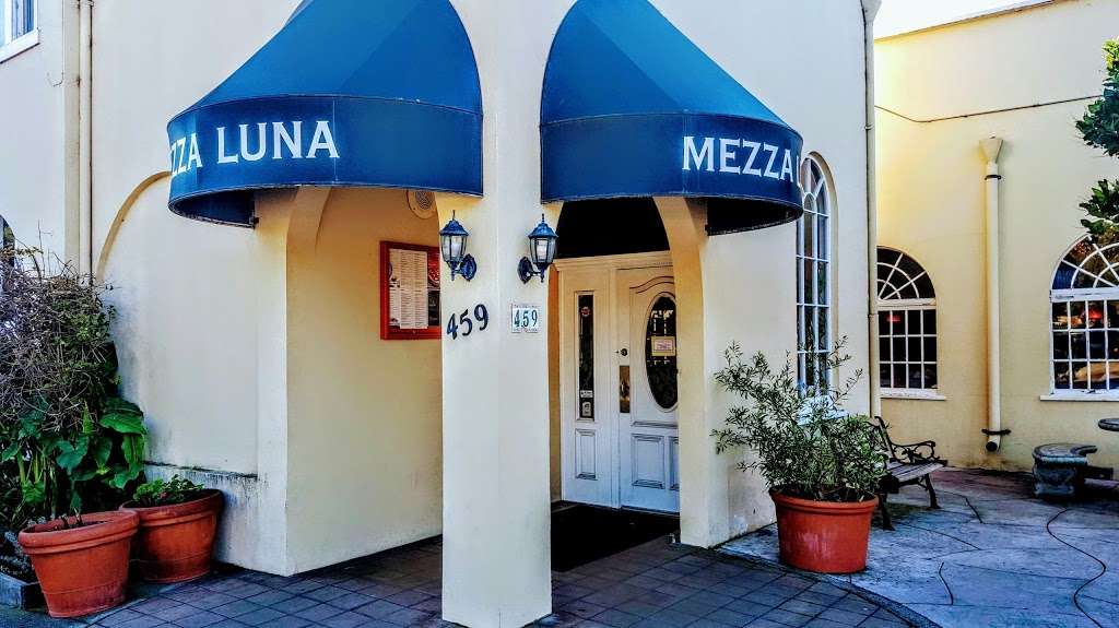 Mezza Luna Restaurant | 459 Prospect Way, Half Moon Bay, CA 94019, USA | Phone: (650) 728-8108