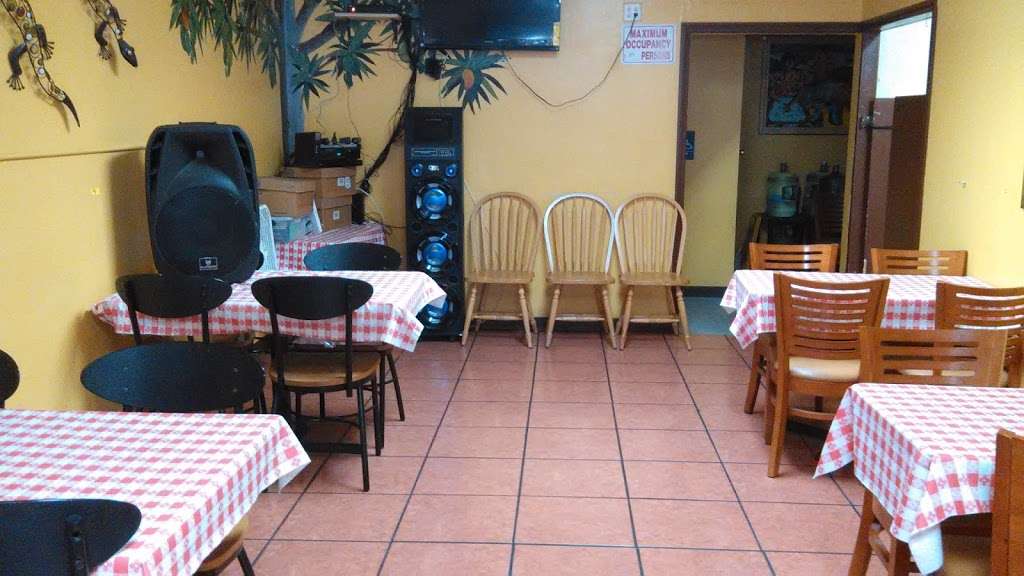 Dona Anas Pupuseria & Restaurant | 9638 Mission Boulevard, Riverside, CA 92509 | Phone: (951) 332-2221