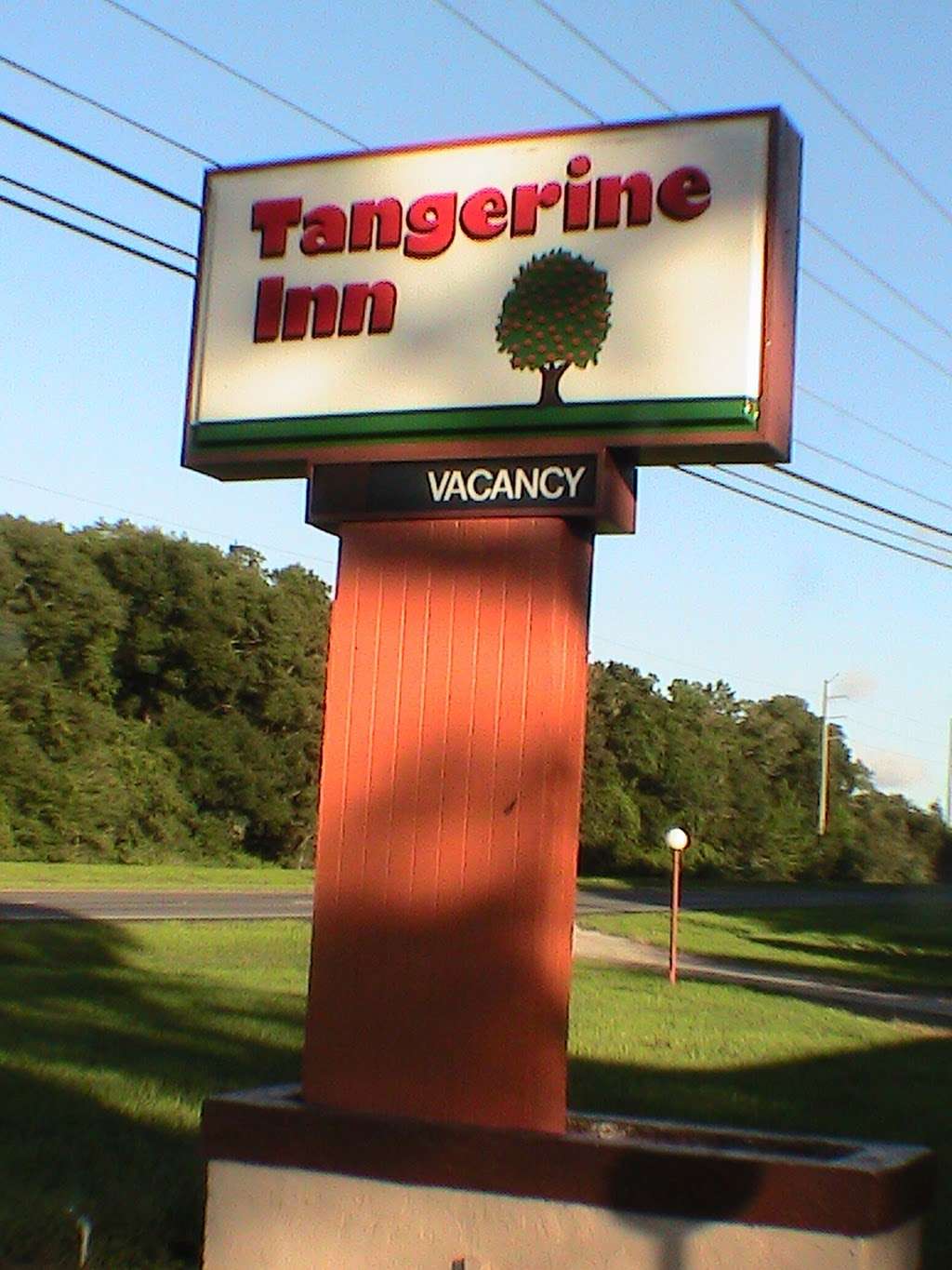 At Home Express Tangerine Inn | 3870 North U.S. 17, DeLand, FL 32720, USA | Phone: (386) 277-2241