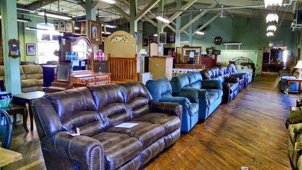 DeLongs Furniture and Antiques | 338 Main St, Shoemakersville, PA 19555, USA | Phone: (610) 562-0432