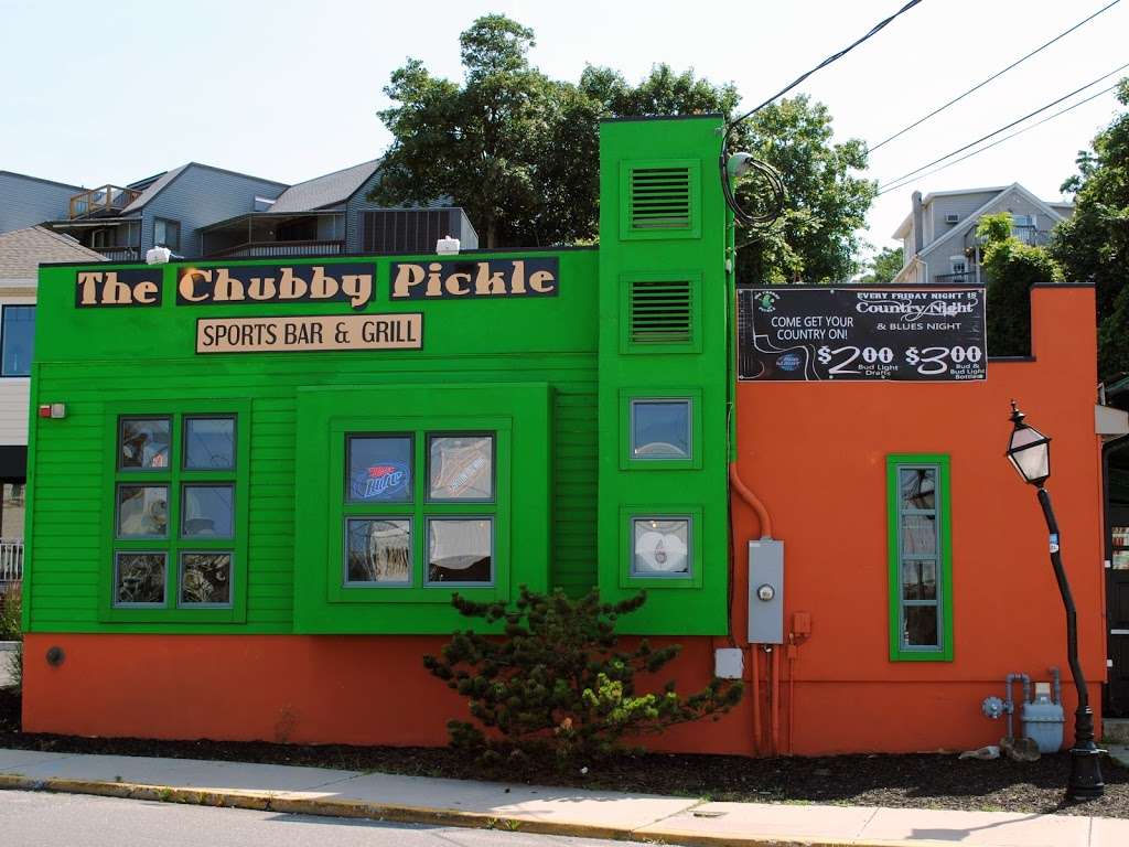 The Chubby Pickle | 23 Bay Ave, Highlands, NJ 07732, USA | Phone: (732) 872-7000