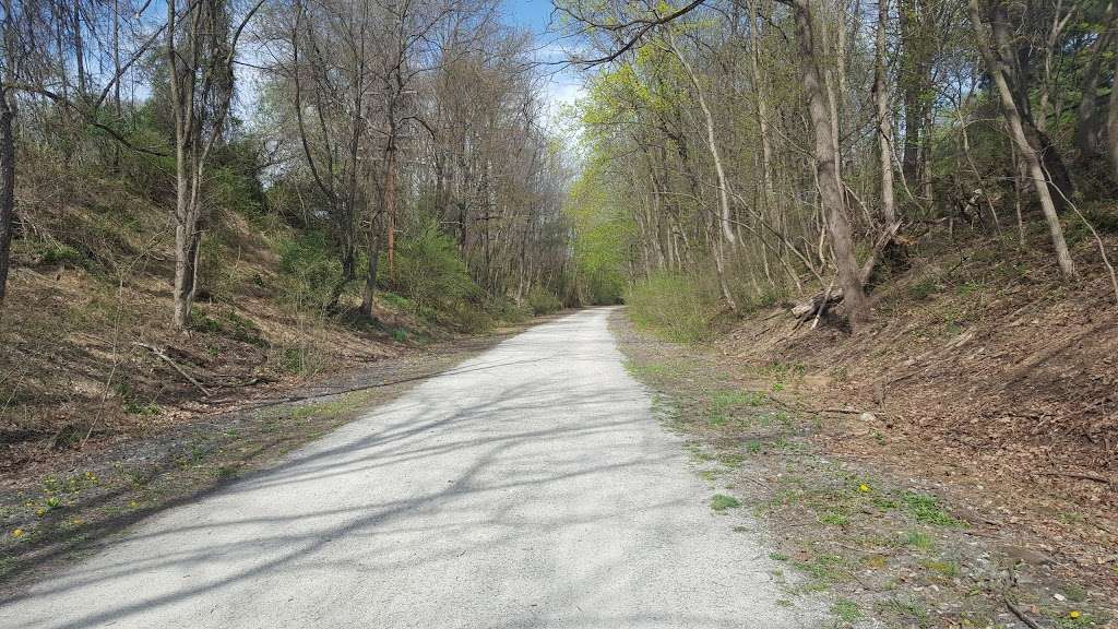 Saucon Valley Rail Trail Parking Lot | Reading Dr, Bethlehem, PA 18015, USA