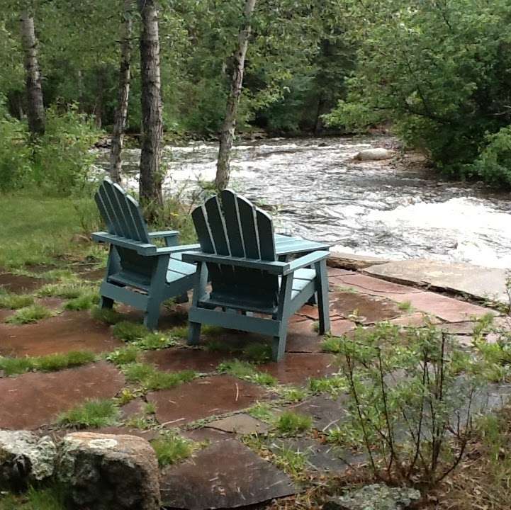 Romantic RiverSong Bed & Breakfast Inn | 1766 Lower Broadview Rd, Estes Park, CO 80517, USA | Phone: (970) 586-4666