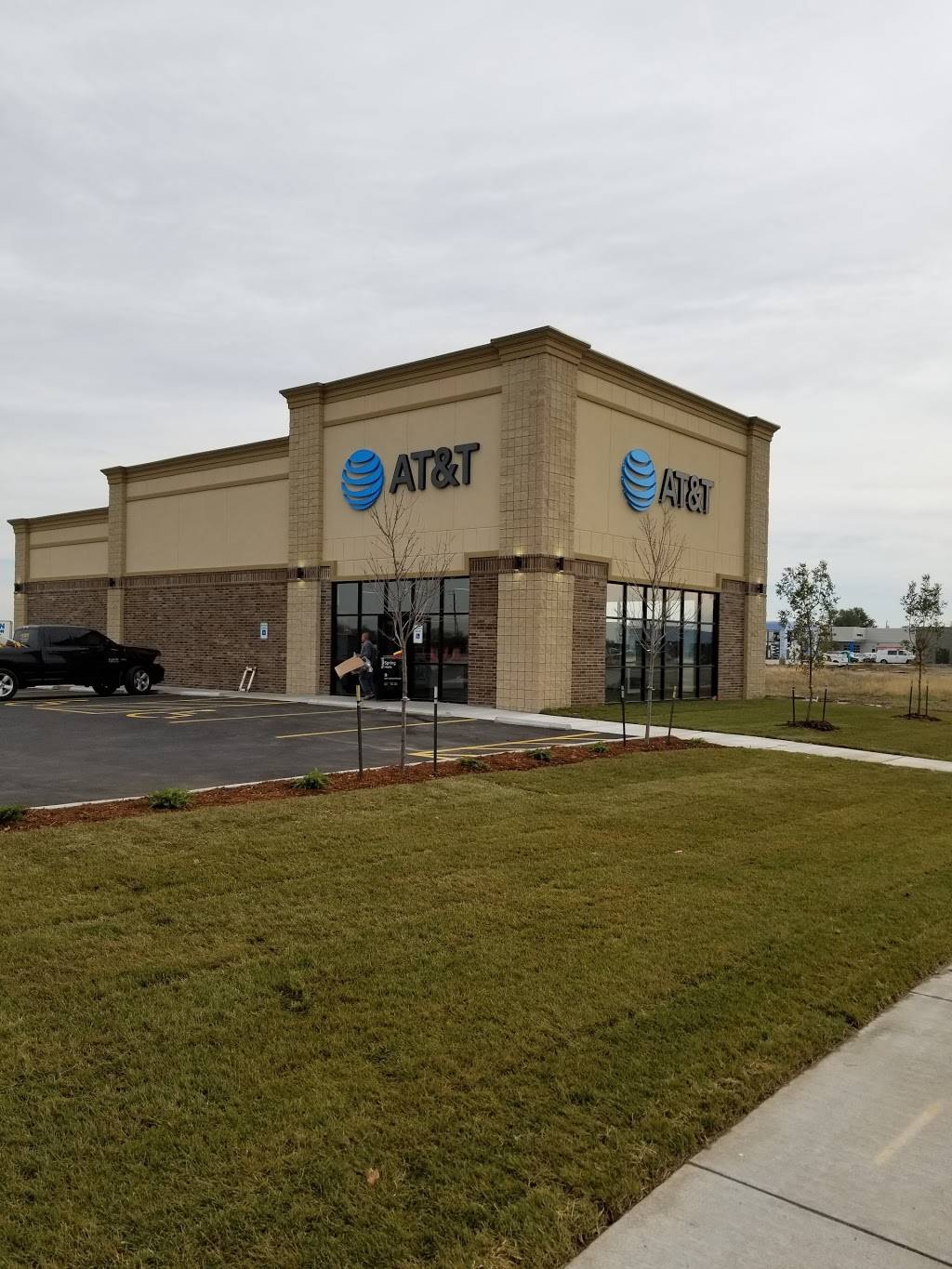 AT&T Store | 2600 N Rock Rd, Derby, KS 67037, USA | Phone: (316) 789-8934