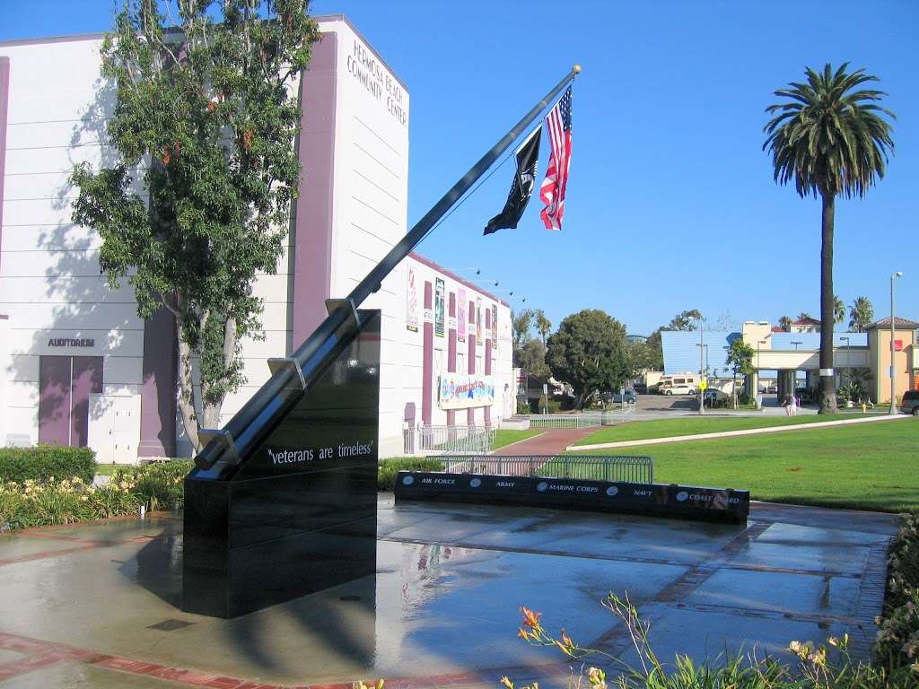 Hermosa Beach Veterans Memorial | Pacific Coast Hwy & 11th Pl, Hermosa Beach, CA 90254, USA