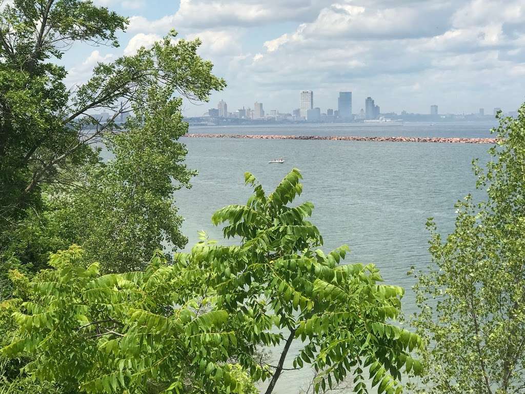 Bay View Park | 3120 S Lake Dr, Milwaukee, WI 53207 | Phone: (414) 257-7275