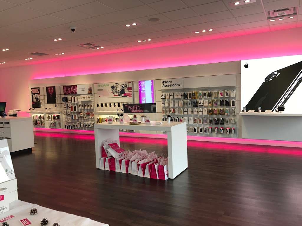 T-Mobile | 14755 N Fwy Service Rd, Houston, TX 77090, USA | Phone: (281) 377-5578