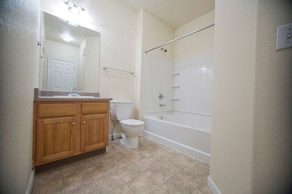 Michael Place Apartment Home | 3527, 400 N 19th Ave # A103, Brighton, CO 80601 | Phone: (303) 659-7809