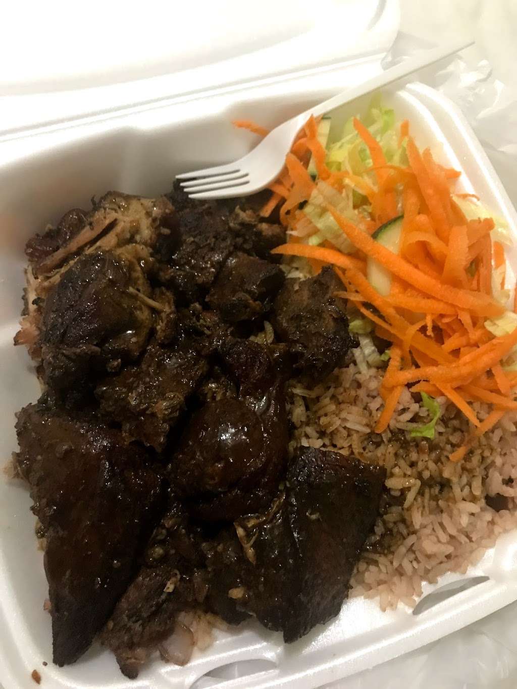 Tasty Jamaican & American | 752 S Orange Ave, Newark, NJ 07106, USA | Phone: (973) 416-2290