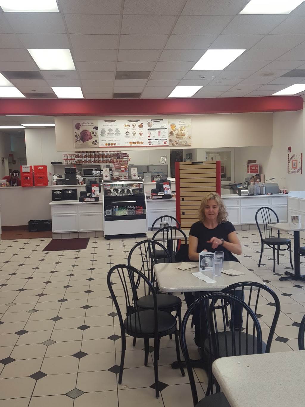 Oberweis Ice Cream and Dairy Store | 925 S, IL-59, Bartlett, IL 60103, USA | Phone: (630) 372-1633