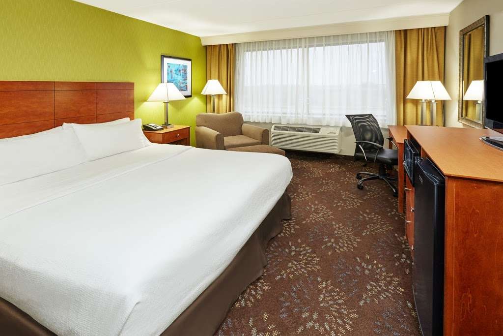 Holiday Inn Chicago Matteson Conf Ctr | 500 Holiday Plaza Dr, Matteson, IL 60443 | Phone: (708) 747-3500