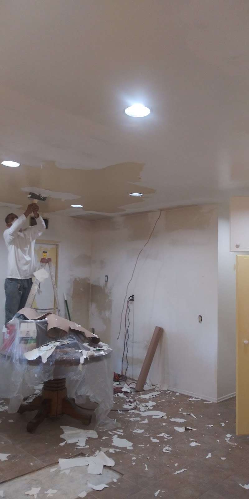 Hernandez painting and decorating | 14673 Gledhill St, Panorama City, CA 91402, USA | Phone: (818) 895-3050