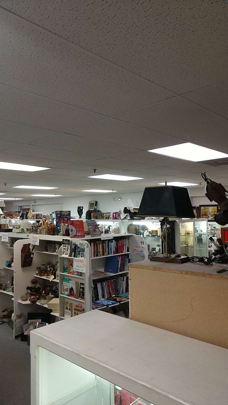 101A Antique & Collectible Center | 141 NH-101A, Amherst, NH 03031, USA | Phone: (603) 880-8422