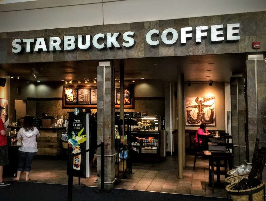 Starbucks | 5300 S Howell Ave, Milwaukee, WI 53207, USA | Phone: (414) 747-5252