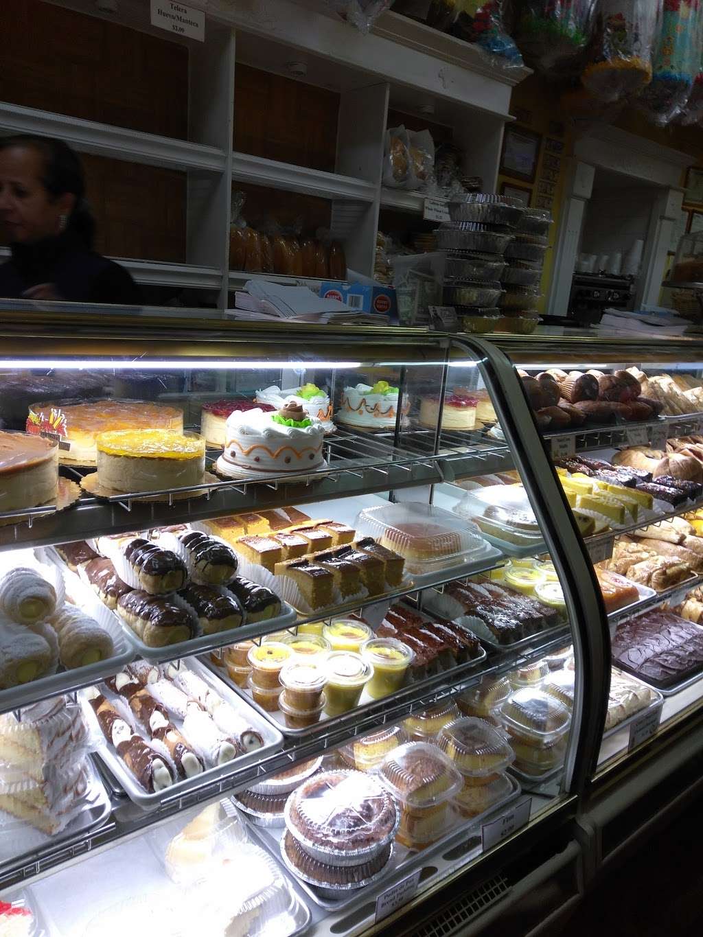Vilmas Bakery | 29 Main St, Haverstraw, NY 10927, USA | Phone: (845) 942-8200