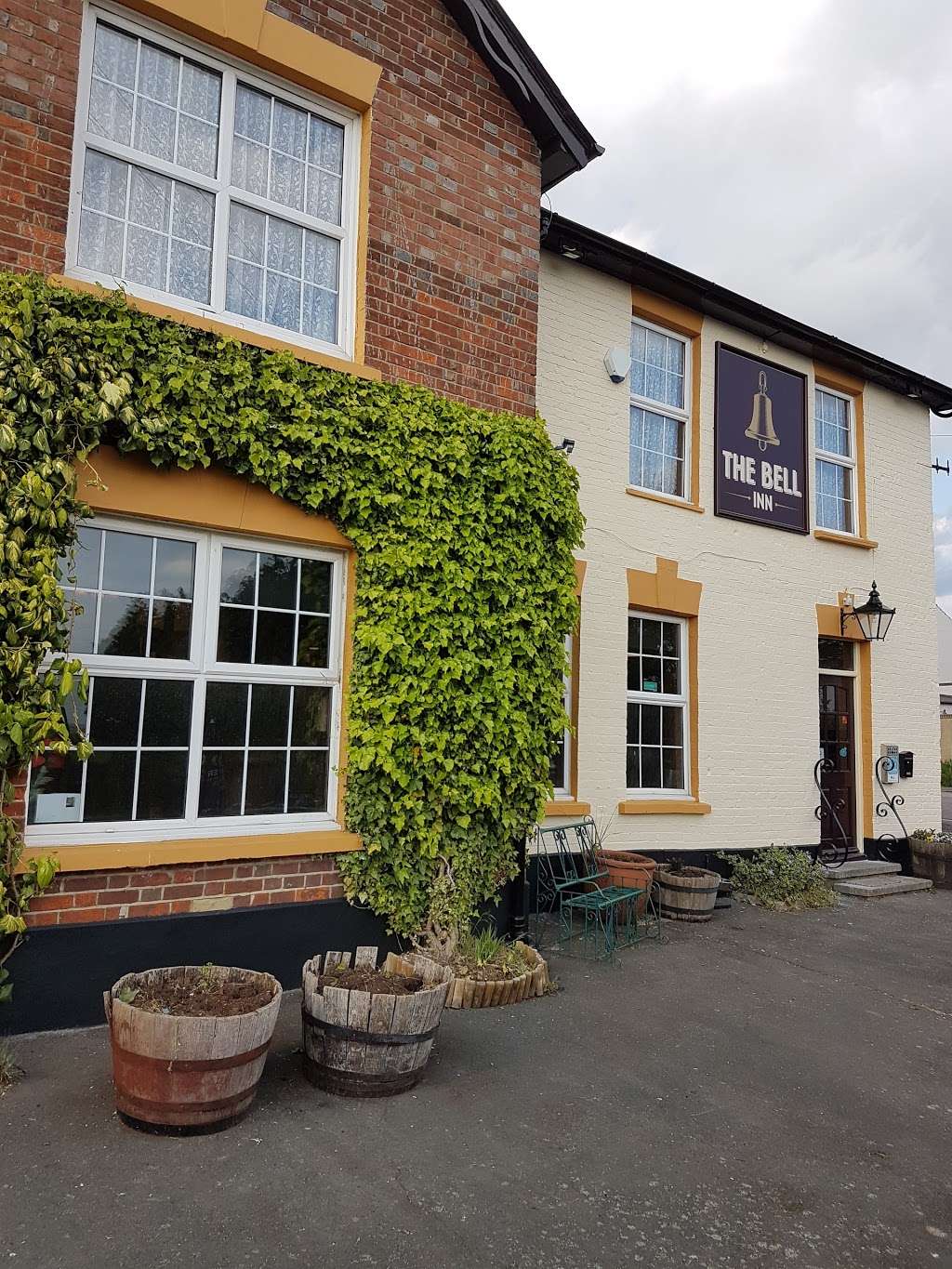 The Bell Inn | Three Elm Ln, Tonbridge TN11 0BD, UK | Phone: 01732 851748