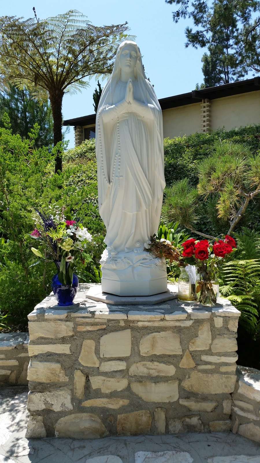 Mary & Joseph Retreat Center | 5300 Crest Rd, Rancho Palos Verdes, CA 90275 | Phone: (310) 377-4867