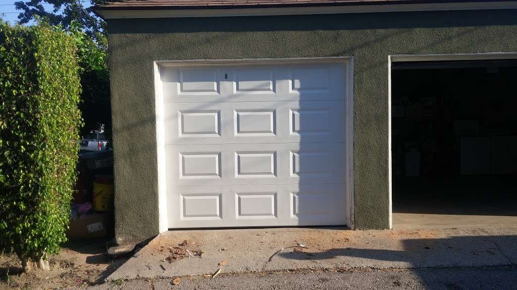 BROOKES GARAGE DOORS & PAINTING | 654 E Rancho Vista Blvd a, Palmdale, CA 93550 | Phone: (661) 274-4297