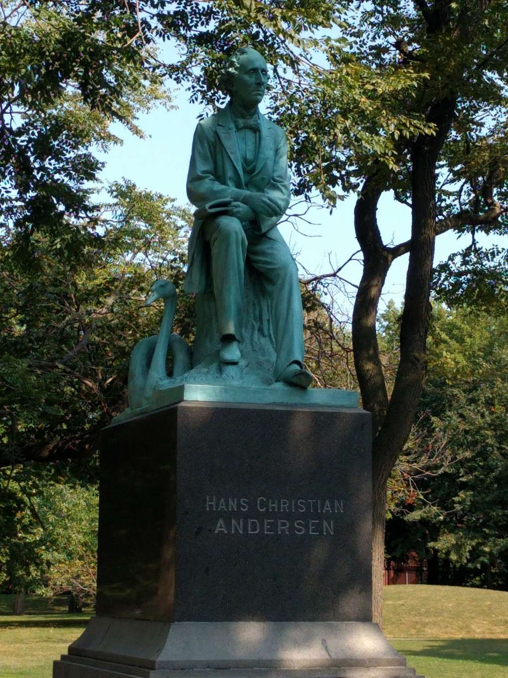 Hans Christian Andersen statue | 2000-2058 N Stockton Dr, Chicago, IL 60614, USA