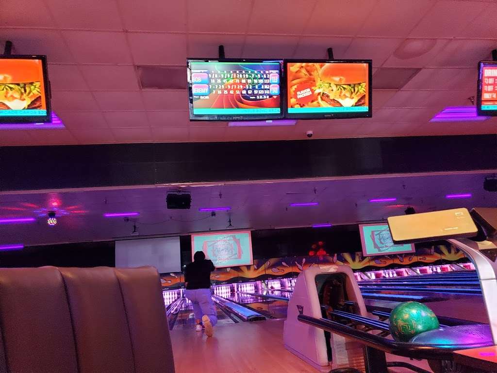 Bowlero Willowbrook | 19102 TX-249, Houston, TX 77070, USA | Phone: (281) 955-5900