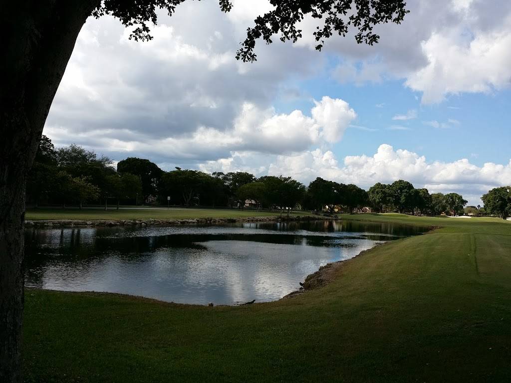 Miccosukee - Golf & Country Club | 6401 Kendale Lakes Dr, Miami, FL 33183, USA | Phone: (305) 382-3930