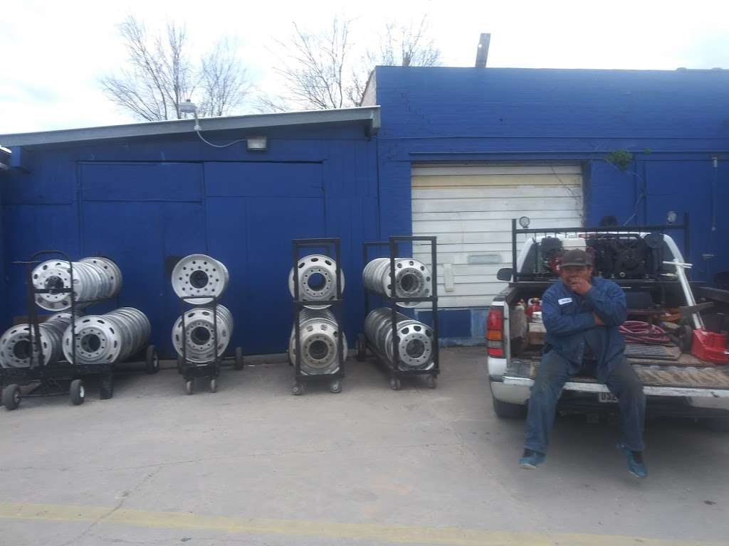 Dockside Tire Service | 8018 Stedman St, Houston, TX 77029, USA | Phone: (713) 671-2110