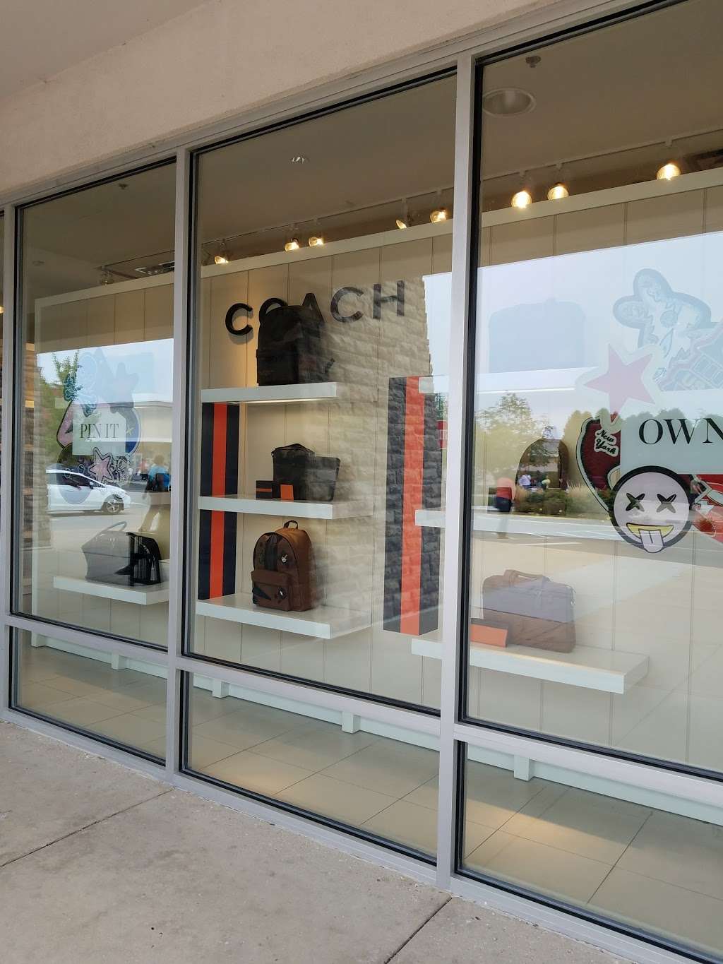 COACH PLEASANT PRAIRIE | 11601 108th St #558, Pleasant Prairie, WI 53158, USA | Phone: (262) 857-9391