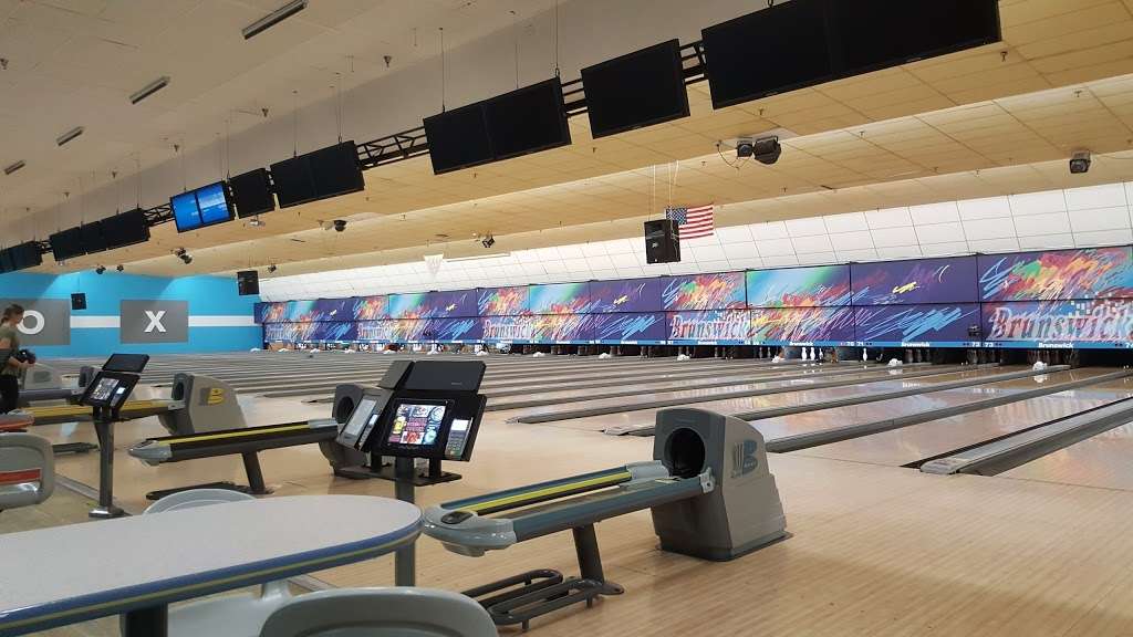 Bowlero North Brunswick | 1 Carolier Ln, North Brunswick Township, NJ 08902, USA | Phone: (732) 846-2424