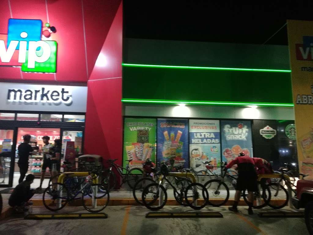 BP Gas Station & VIP Market New | Blvd. Cuauhtemoc Sur, Col de los Maestros, 22640 Tijuana, B.C., Mexico