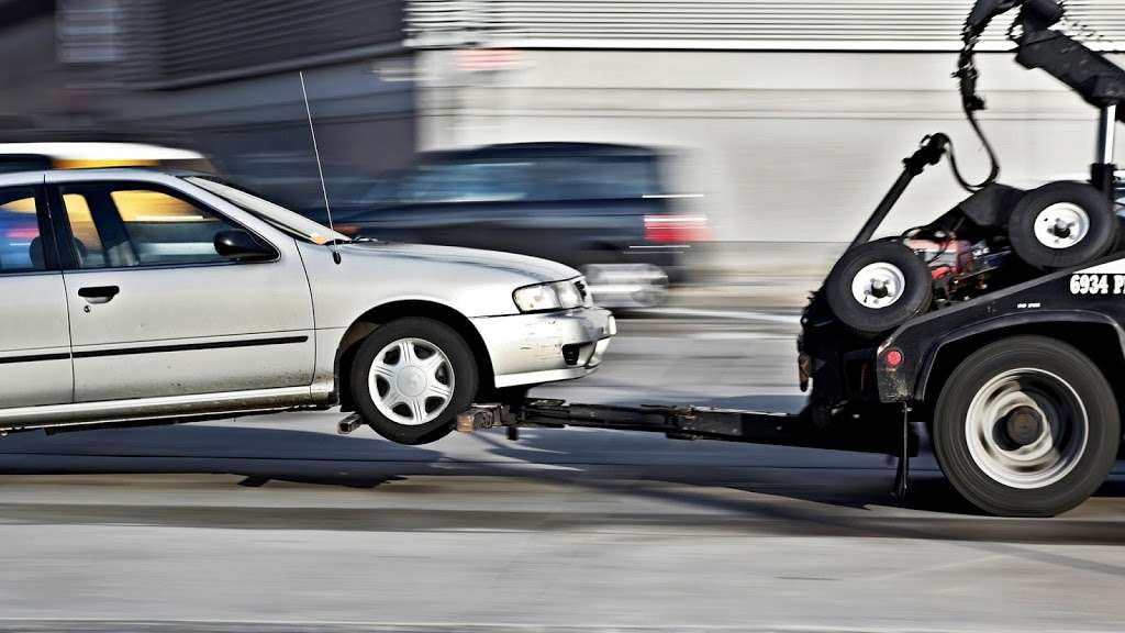 Escalera Towing | 8930 Riverdale Rd, Thornton, CO 80229, USA | Phone: (720) 371-5551