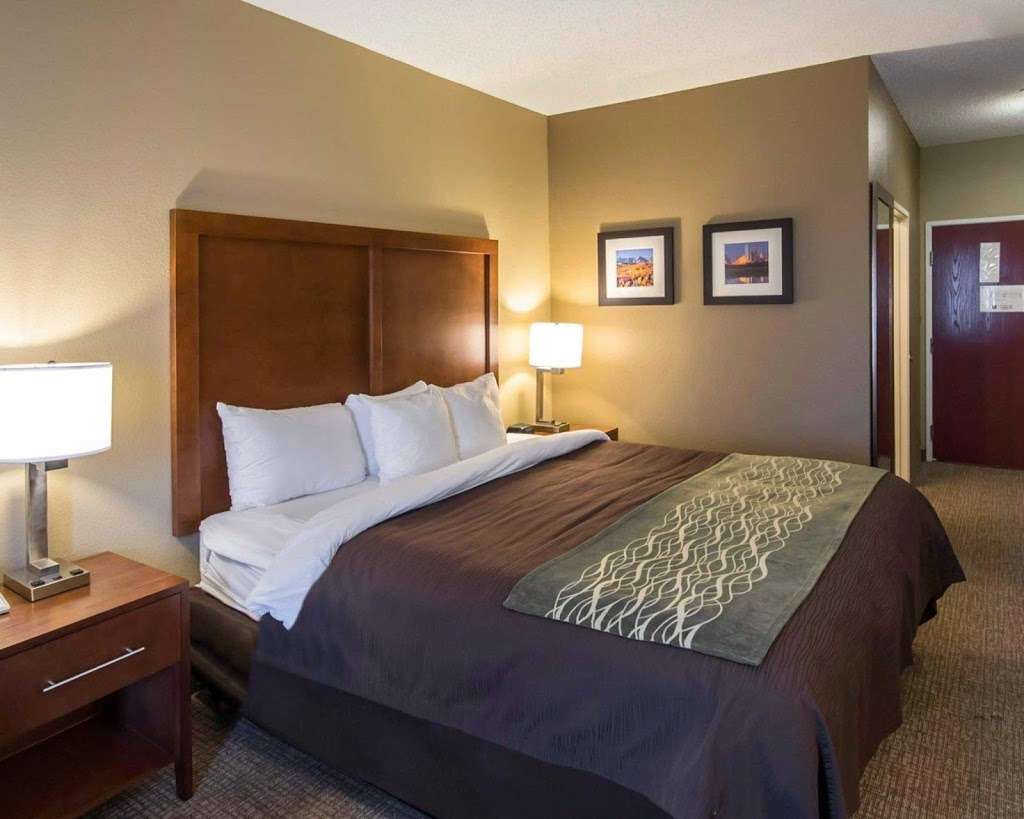 Comfort Inn & Suites | 404 North, I-35E, Red Oak, TX 75154, USA | Phone: (972) 617-7797