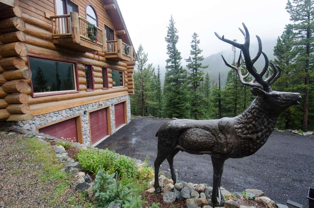 The Silver Lake Lodge | 336 Crest Dr, Idaho Springs, CO 80452, USA | Phone: (303) 567-9299